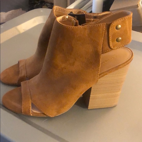Express Shoes - BNWT Express wedges